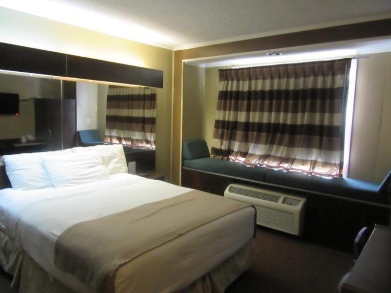Microtel Inn & Suites By Wyndham Columbia Fort Jackson N Екстер'єр фото